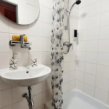 Anička Vo Važci Važec